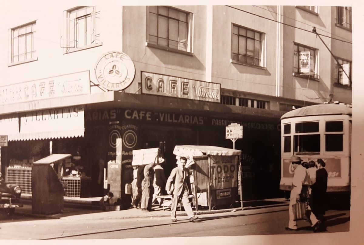 EN AMORES CON LA MORENA / Café Villarías