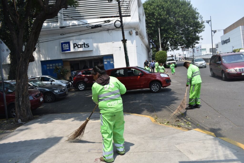 Nancy Castro escribe sobre las condiciones laborales de los trabajadores de limpia en la Ciudad de Méxco. 