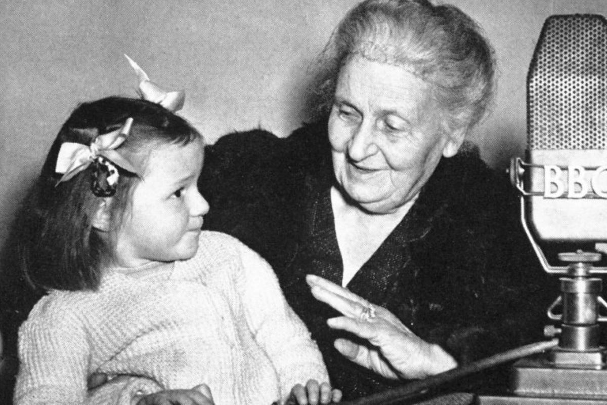 María Montessori: la mujer que convirtió el juego en educación