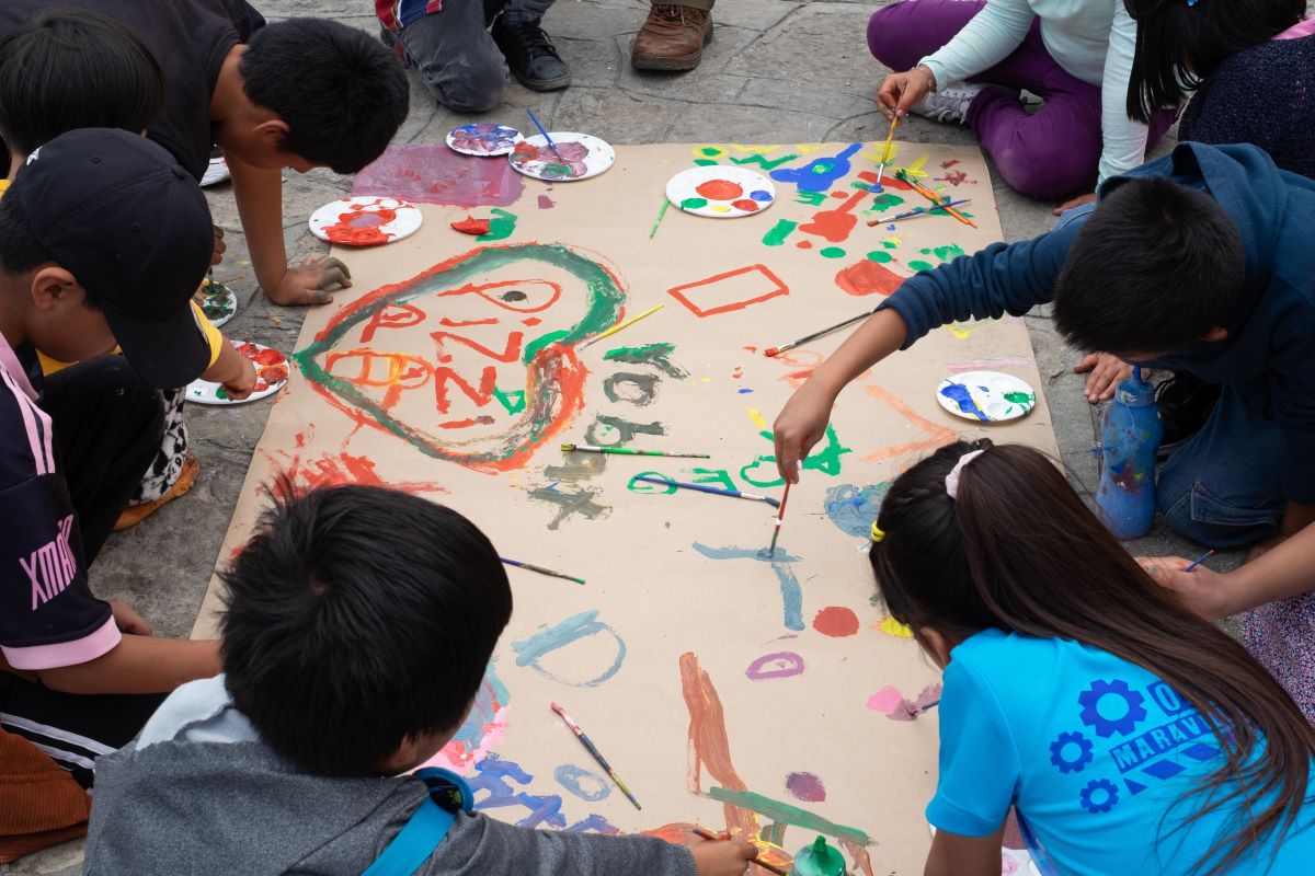EN AMORES CON LA MORENA / Contra la ley de la materia